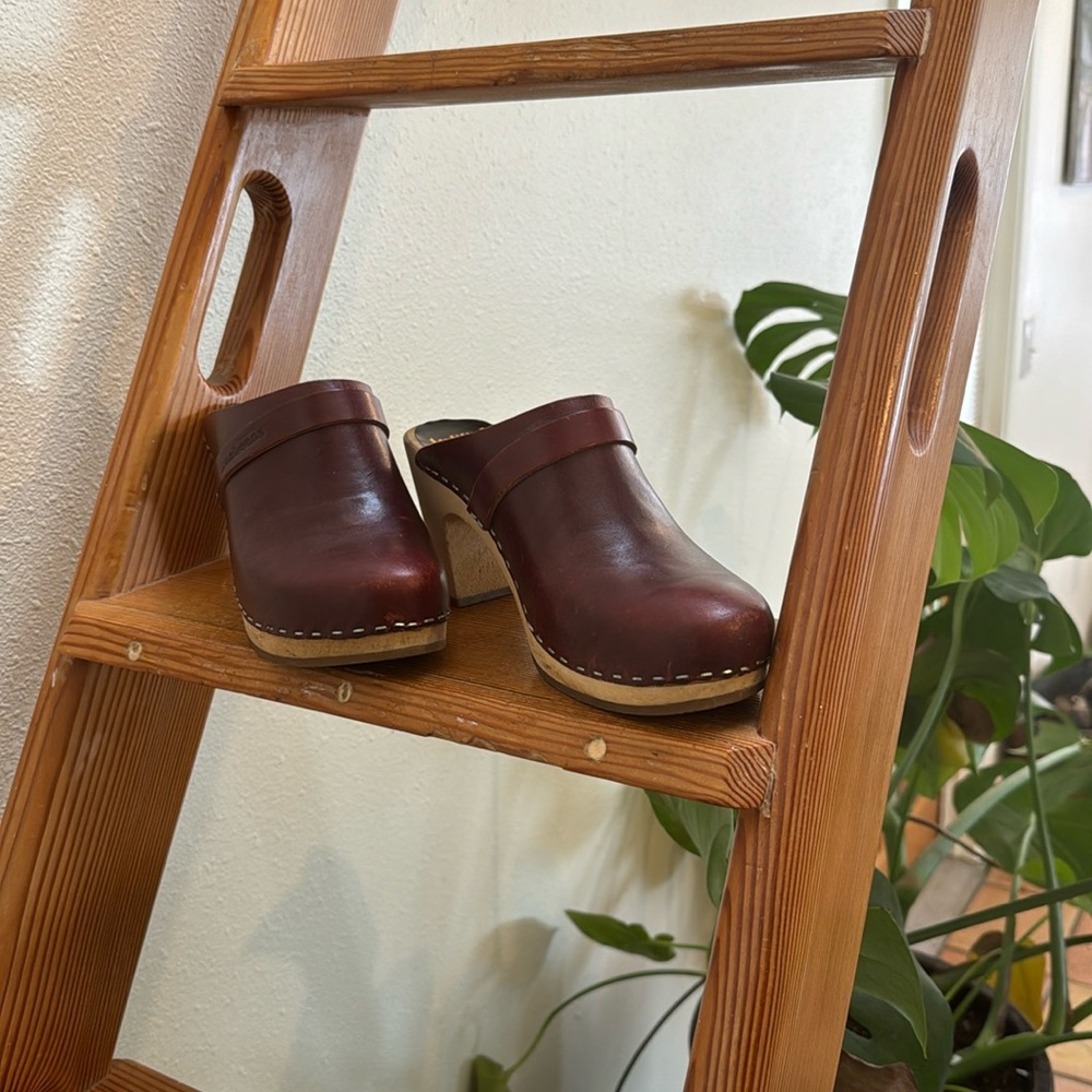 Swedish Hasbeen’s - Wine-colored clogs - size 38